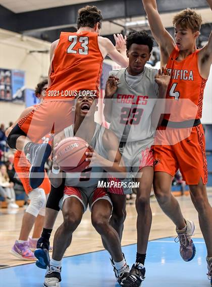 Thumbnail 1 in Pacifica Christian/Orange County vs. Etiwanda (CDM Beach Bash Tournament) photogallery.