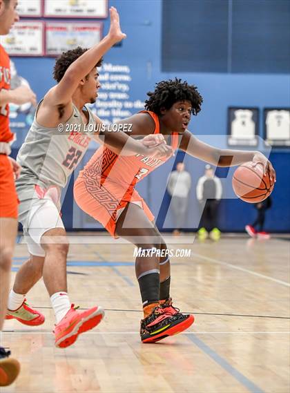 Thumbnail 2 in Pacifica Christian/Orange County vs. Etiwanda (CDM Beach Bash Tournament) photogallery.