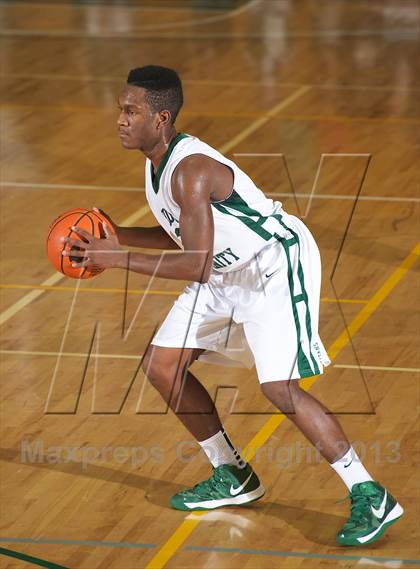 Thumbnail 2 in Holy Trinity vs. St. Anthony's (CHSAA Semifinal) photogallery.