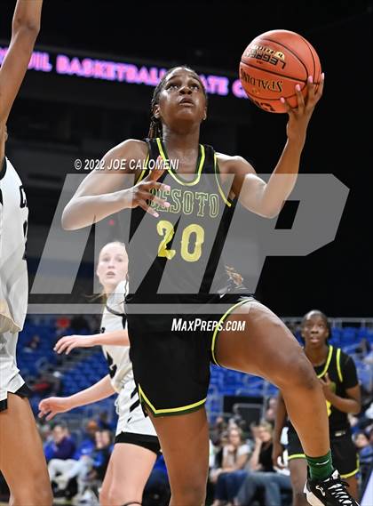 Thumbnail 1 in Clark vs Desoto (UIL 6A State Semifinal) photogallery.