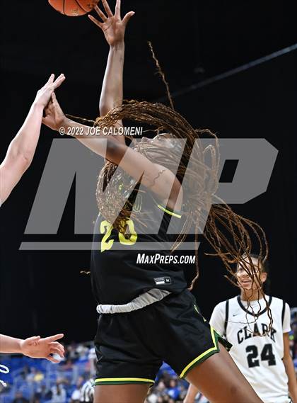 Thumbnail 2 in Clark vs Desoto (UIL 6A State Semifinal) photogallery.