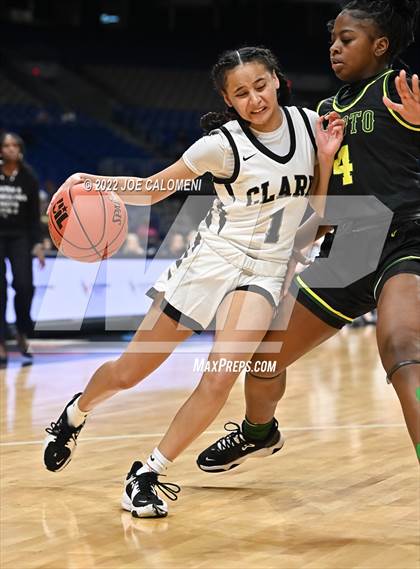 Thumbnail 3 in Clark vs Desoto (UIL 6A State Semifinal) photogallery.