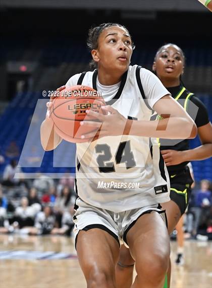 Thumbnail 1 in Clark vs Desoto (UIL 6A State Semifinal) photogallery.