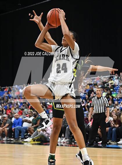 Thumbnail 2 in Clark vs Desoto (UIL 6A State Semifinal) photogallery.