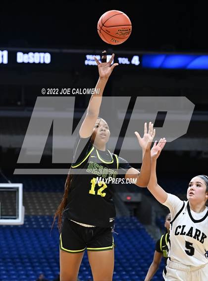 Thumbnail 2 in Clark vs Desoto (UIL 6A State Semifinal) photogallery.