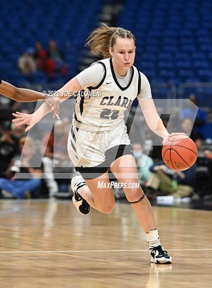 Thumbnail 3 in Clark vs Desoto (UIL 6A State Semifinal) photogallery.