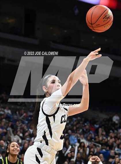 Thumbnail 3 in Clark vs Desoto (UIL 6A State Semifinal) photogallery.