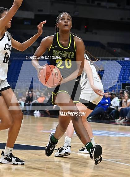 Thumbnail 3 in Clark vs Desoto (UIL 6A State Semifinal) photogallery.