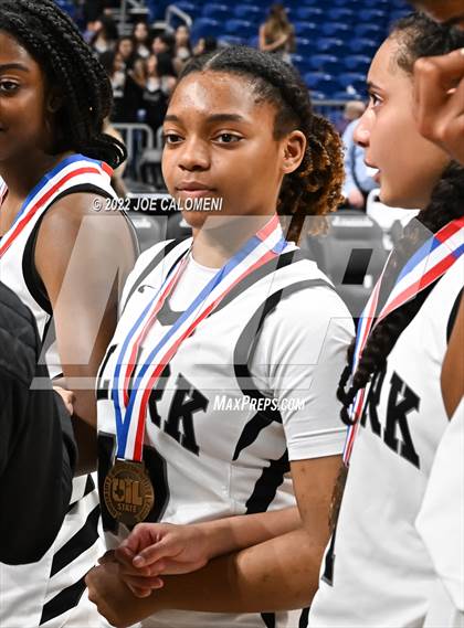 Thumbnail 1 in Clark vs Desoto (UIL 6A State Semifinal) photogallery.
