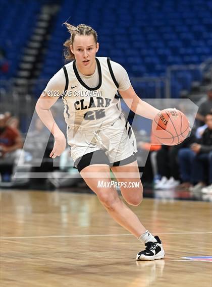 Thumbnail 1 in Clark vs Desoto (UIL 6A State Semifinal) photogallery.