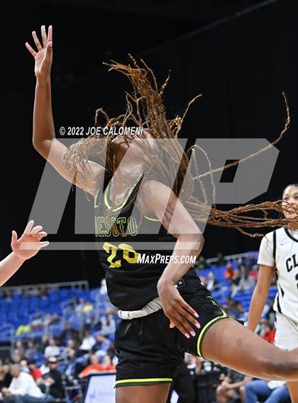 Thumbnail 2 in Clark vs Desoto (UIL 6A State Semifinal) photogallery.