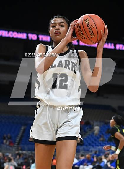 Thumbnail 1 in Clark vs Desoto (UIL 6A State Semifinal) photogallery.