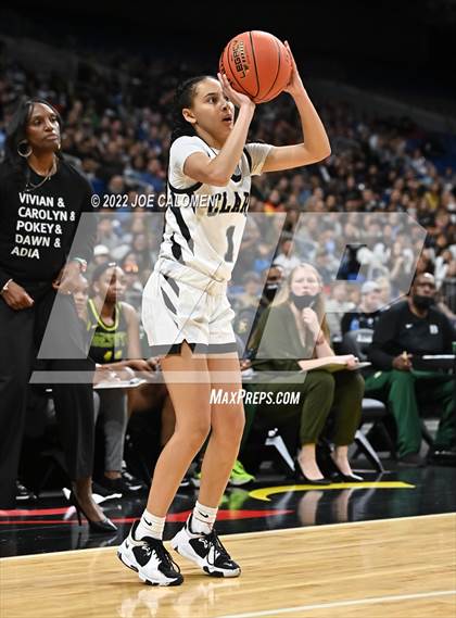 Thumbnail 1 in Clark vs Desoto (UIL 6A State Semifinal) photogallery.