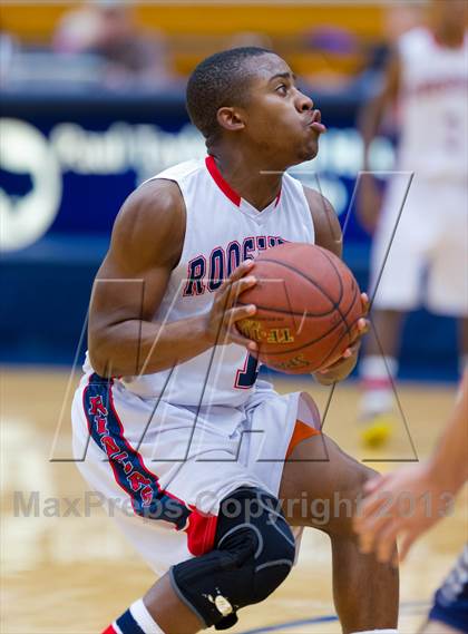 Thumbnail 2 in Smithson Valley vs. Roosevelt (NISD Boys Basketball Tournament) photogallery.