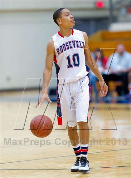 Thumbnail 2 in Smithson Valley vs. Roosevelt (NISD Boys Basketball Tournament) photogallery.