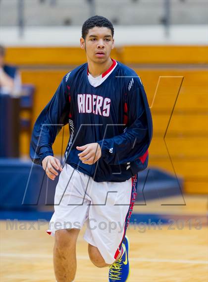Thumbnail 2 in Smithson Valley vs. Roosevelt (NISD Boys Basketball Tournament) photogallery.