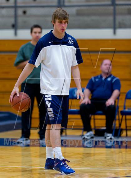 Thumbnail 3 in Smithson Valley vs. Roosevelt (NISD Boys Basketball Tournament) photogallery.