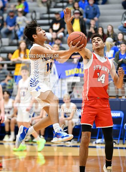 Thumbnail 2 in Huckabay vs Strawn (UIL Region III-1A Quarterfinal) photogallery.