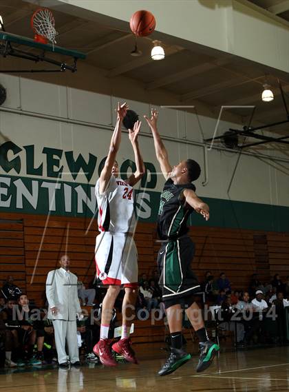 Thumbnail 3 in Narbonne vs. View Park (Paul Pierce Classic)  photogallery.