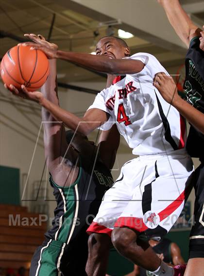 Thumbnail 2 in Narbonne vs. View Park (Paul Pierce Classic)  photogallery.