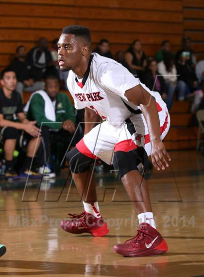Thumbnail 3 in Narbonne vs. View Park (Paul Pierce Classic)  photogallery.