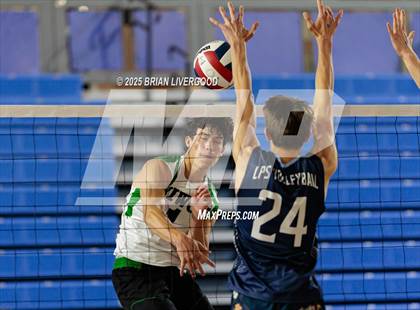 Thumbnail 3 in Littleton Public Schools vs. Niwot (CHSAA 5A Round 1) photogallery.