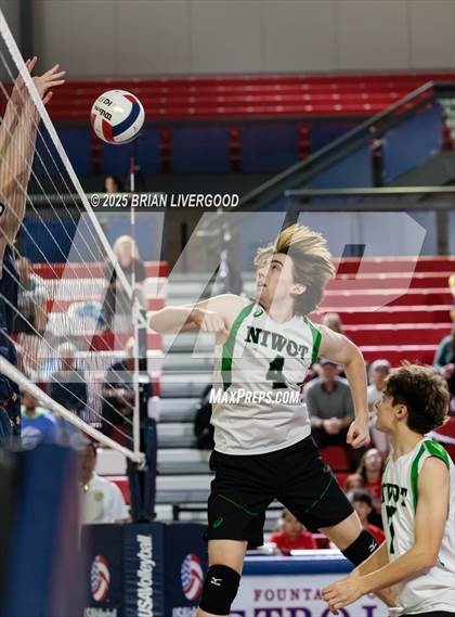 Thumbnail 2 in Littleton Public Schools vs. Niwot (CHSAA 5A Round 1) photogallery.