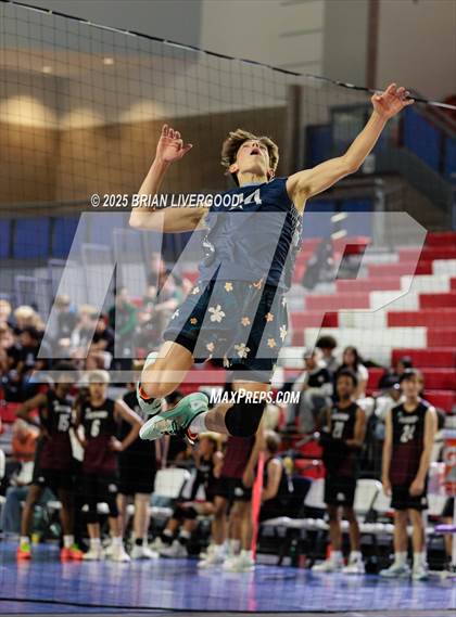 Thumbnail 3 in Littleton Public Schools vs. Niwot (CHSAA 5A Round 1) photogallery.