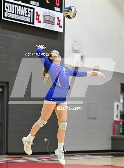 Thumbnail 2 in Ellison vs. Midway (6A Bi-District) photogallery.