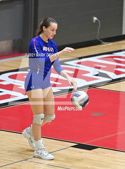 Thumbnail 3 in Ellison vs. Midway (6A Bi-District) photogallery.