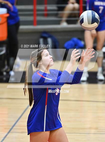 Thumbnail 2 in Ellison vs. Midway (6A Bi-District) photogallery.
