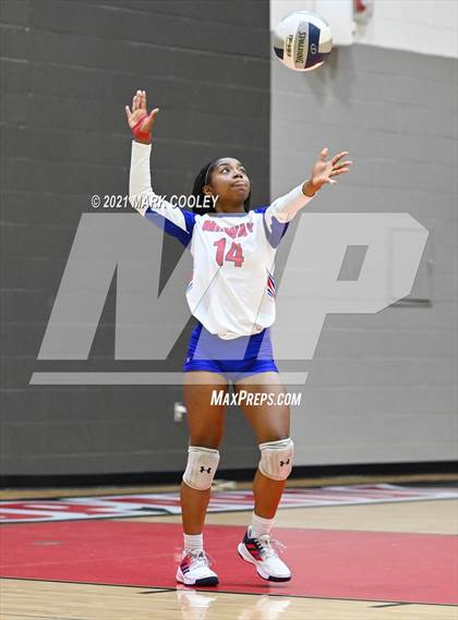 Thumbnail 3 in Ellison vs. Midway (6A Bi-District) photogallery.