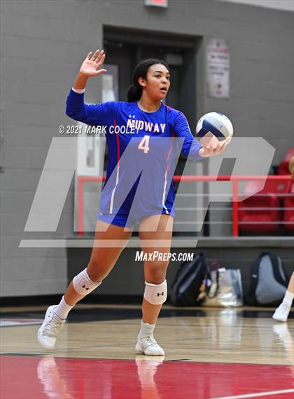 Thumbnail 3 in Ellison vs. Midway (6A Bi-District) photogallery.