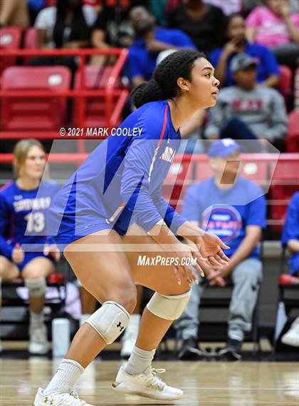 Thumbnail 1 in Ellison vs. Midway (6A Bi-District) photogallery.