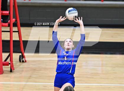 Thumbnail 1 in Ellison vs. Midway (6A Bi-District) photogallery.