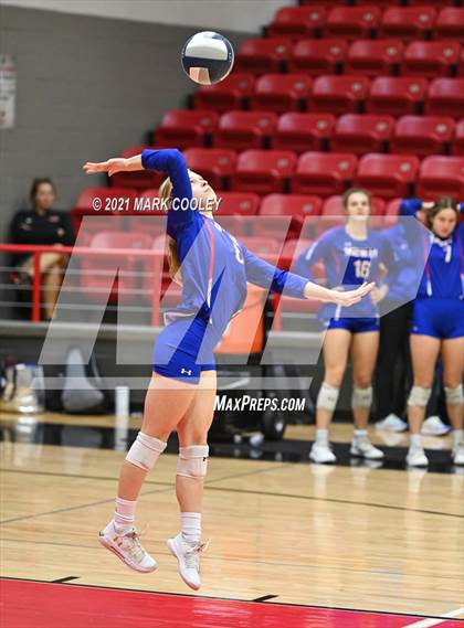 Thumbnail 3 in Ellison vs. Midway (6A Bi-District) photogallery.