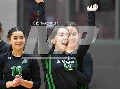Thumbnail 2 in Ellison vs. Midway (6A Bi-District) photogallery.
