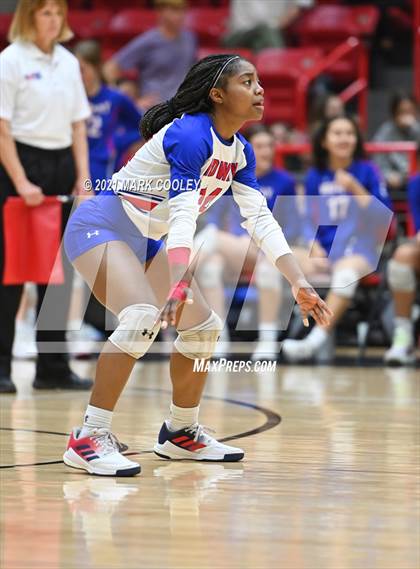 Thumbnail 3 in Ellison vs. Midway (6A Bi-District) photogallery.