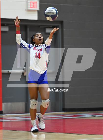 Thumbnail 2 in Ellison vs. Midway (6A Bi-District) photogallery.