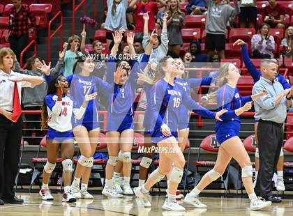 Thumbnail 2 in Ellison vs. Midway (6A Bi-District) photogallery.