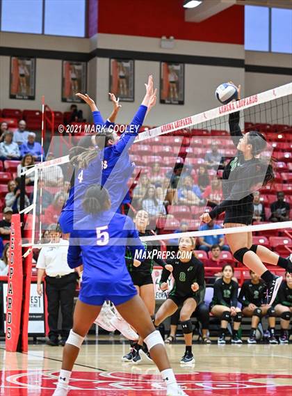Thumbnail 1 in Ellison vs. Midway (6A Bi-District) photogallery.