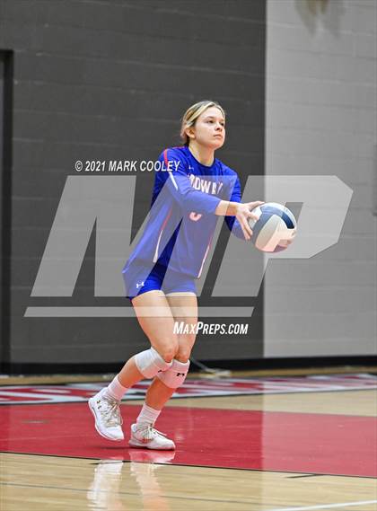 Thumbnail 3 in Ellison vs. Midway (6A Bi-District) photogallery.