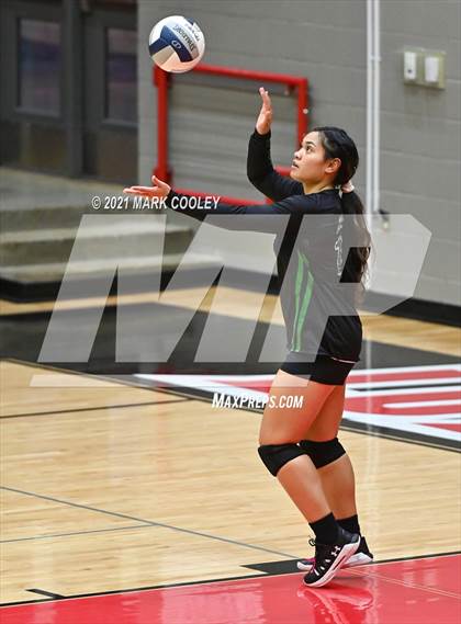 Thumbnail 3 in Ellison vs. Midway (6A Bi-District) photogallery.