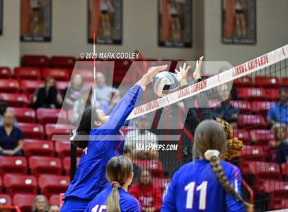 Thumbnail 2 in Ellison vs. Midway (6A Bi-District) photogallery.