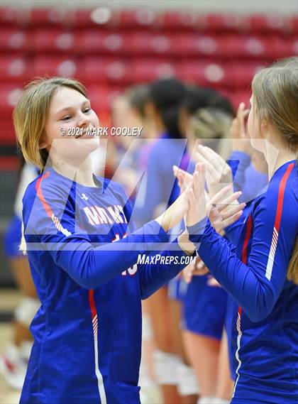 Thumbnail 3 in Ellison vs. Midway (6A Bi-District) photogallery.
