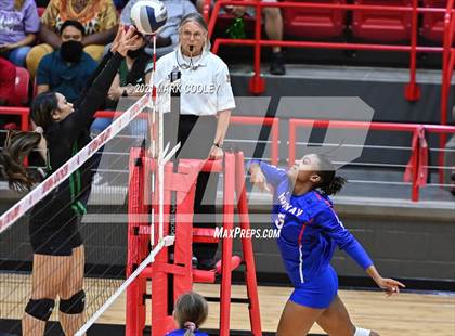 Thumbnail 3 in Ellison vs. Midway (6A Bi-District) photogallery.