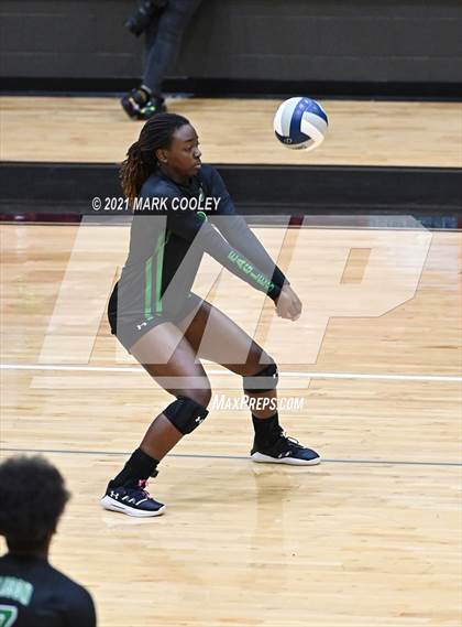 Thumbnail 3 in Ellison vs. Midway (6A Bi-District) photogallery.