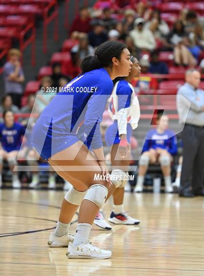 Thumbnail 1 in Ellison vs. Midway (6A Bi-District) photogallery.