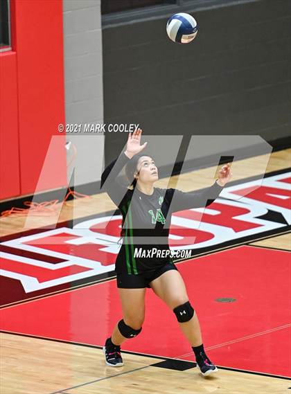 Thumbnail 3 in Ellison vs. Midway (6A Bi-District) photogallery.