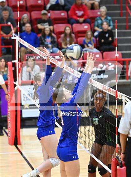 Thumbnail 2 in Ellison vs. Midway (6A Bi-District) photogallery.